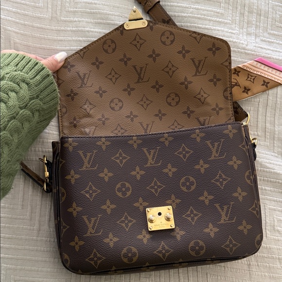 Louis Vuitton Pochette Métis reverse - Picture 4 of 14